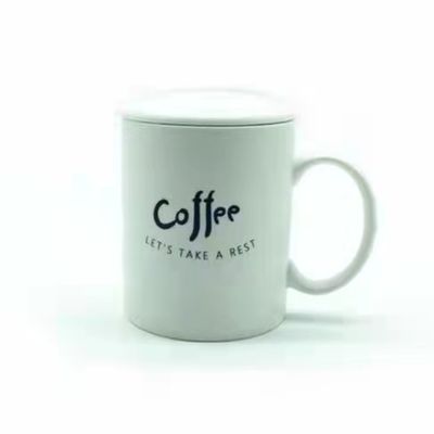 Promotional 300ml 10Oz Ceramic Coffee Mug With Lid Easy To Grasp